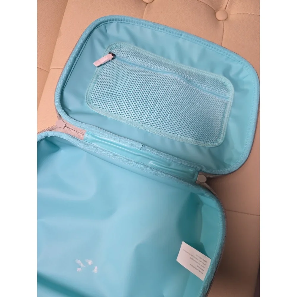 NWT CORKCICLE GREY/ BLUE HARD SHELL, CRUSH PROOF LUNCH POD